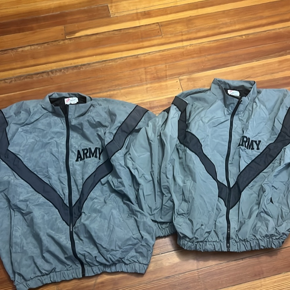 Two Old school Army PT Jackets, Sizes are XL and XXL - Picture 6 of 6